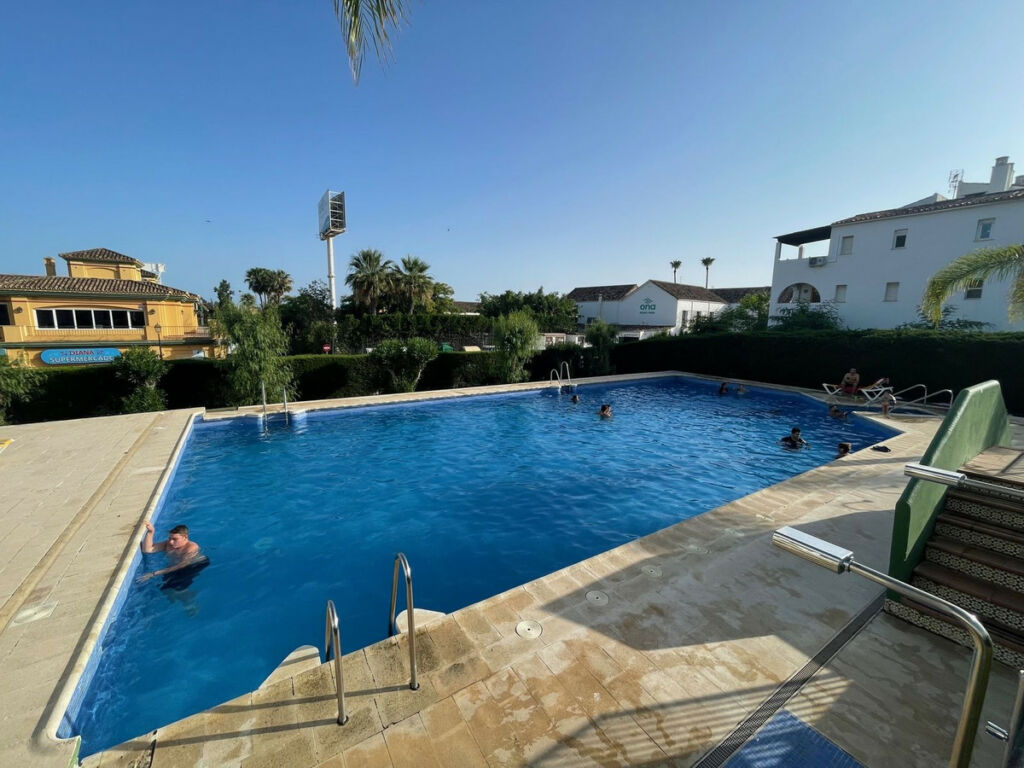 Ground Floor Apartment Atalaya Málaga - image 2