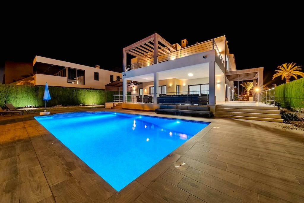 Detached Villa Cabo Roig Alicante - image 2