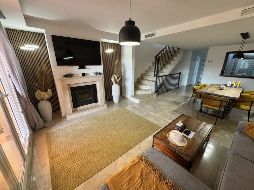 Townhouse Artola Málaga - image 5