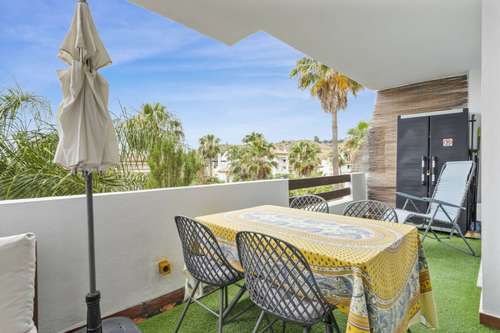 Middle Floor Apartment Calanova Golf Málaga - image 3