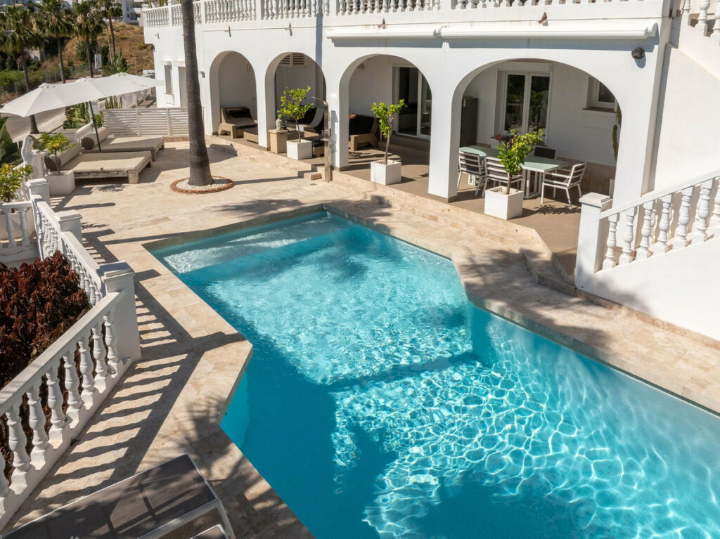 Detached Villa Miraflores Málaga - image 2