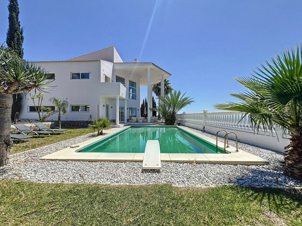 Detached Villa Algarrobo Málaga - image 2