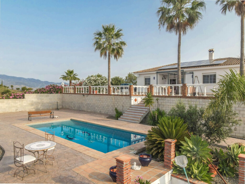 Detached Villa Guaro Málaga - image 3