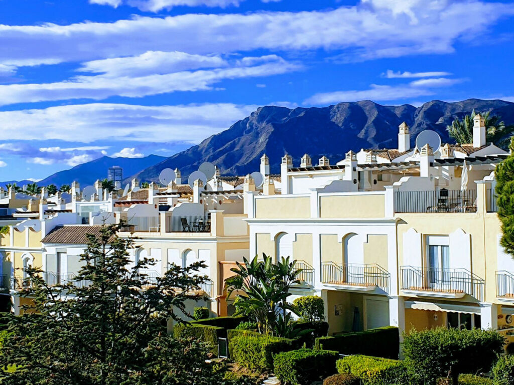 Townhouse Bahía de Marbella Málaga - image 2
