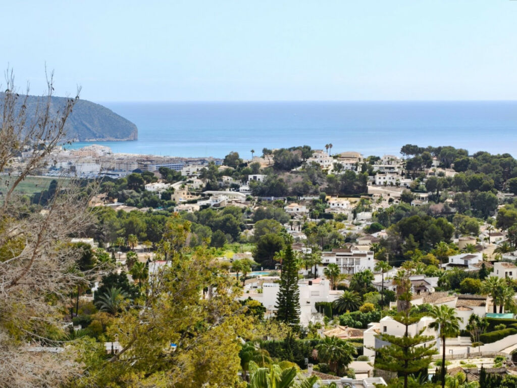Detached Villa Moraira Alicante - image 2