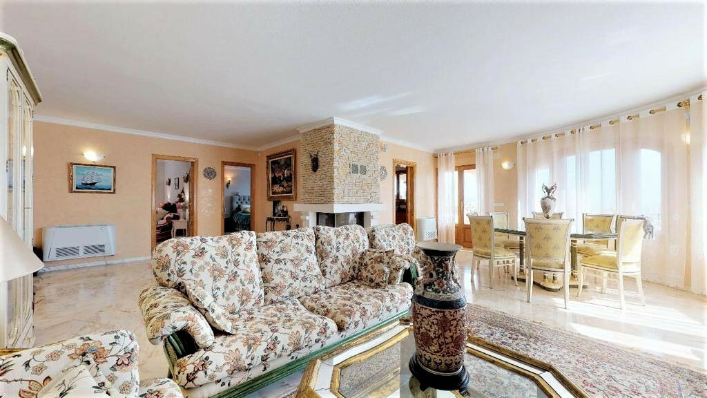Detached Villa Calpe Alicante - image 2