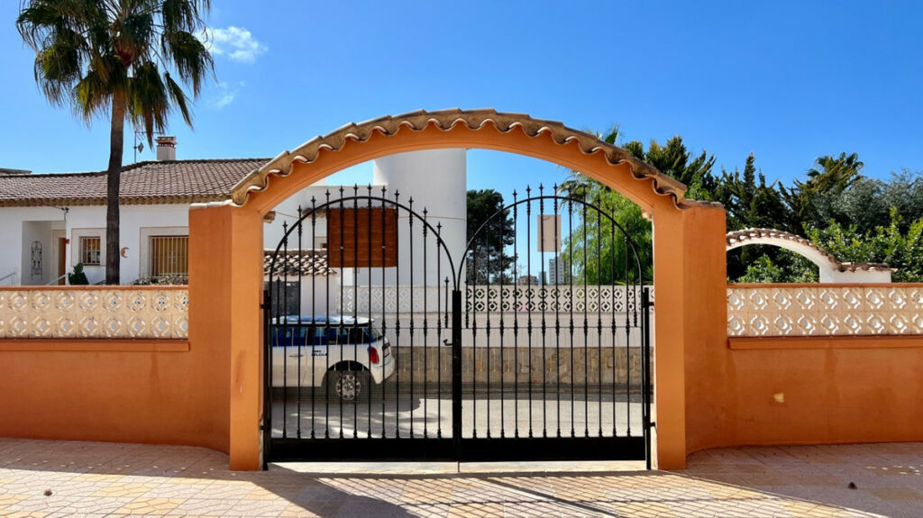 Detached Villa Calpe Alicante - image 2