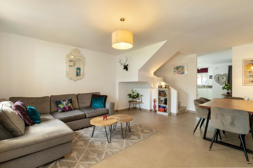 Townhouse Montemar Málaga - image 2