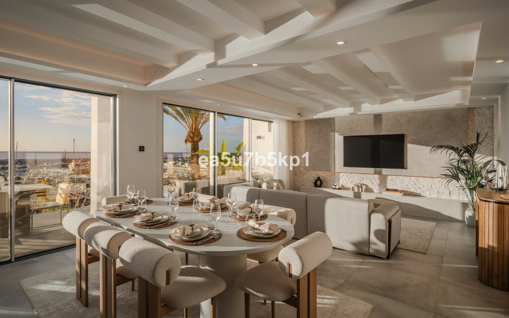 Penthouse Puerto Banús Málaga - image 2