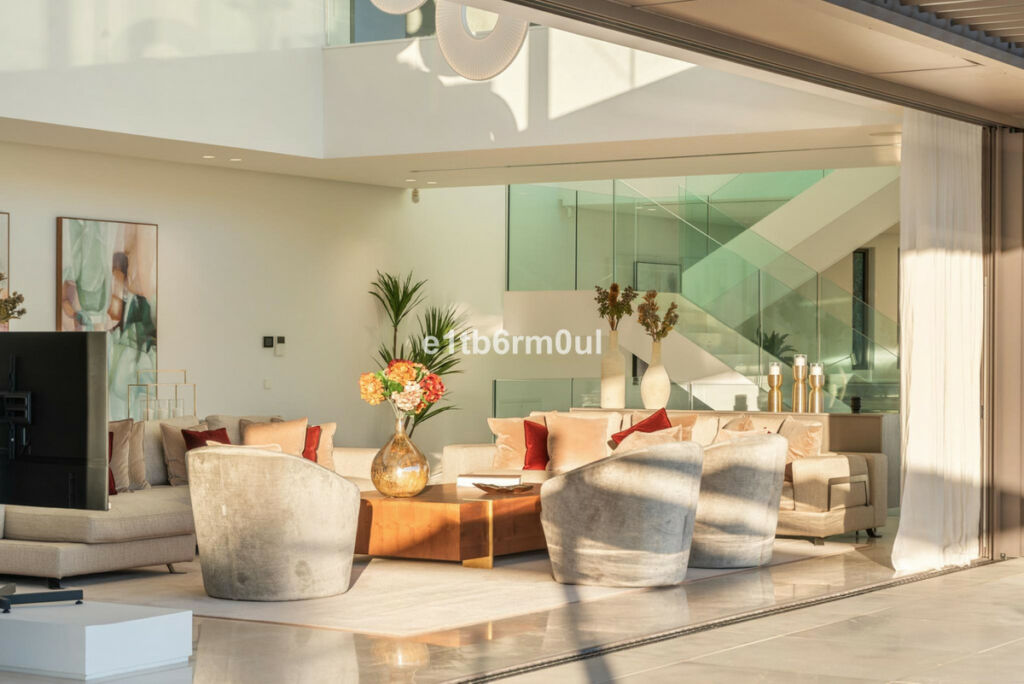 Detached Villa La Quinta Málaga - image 2