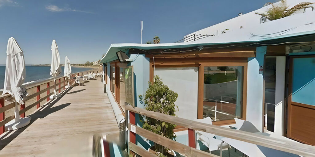 Detached Villa Estepona Málaga - image 3