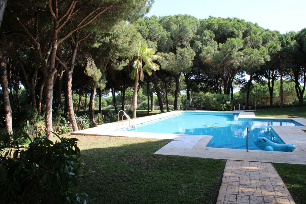 Semi-Detached House Cabopino Málaga - image 2