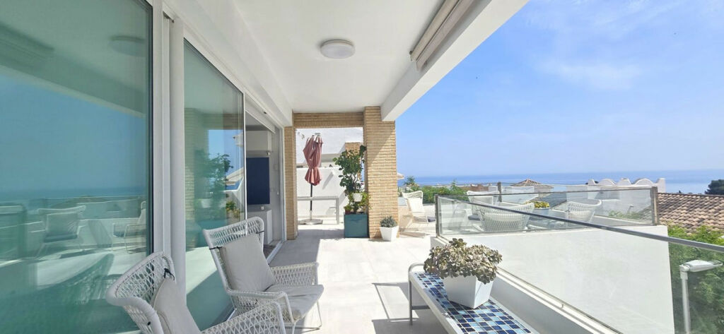 Detached Villa Benalmadena Pueblo Málaga - image 2