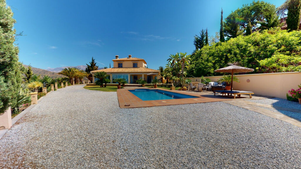 Detached Villa Algarrobo Málaga - image 2