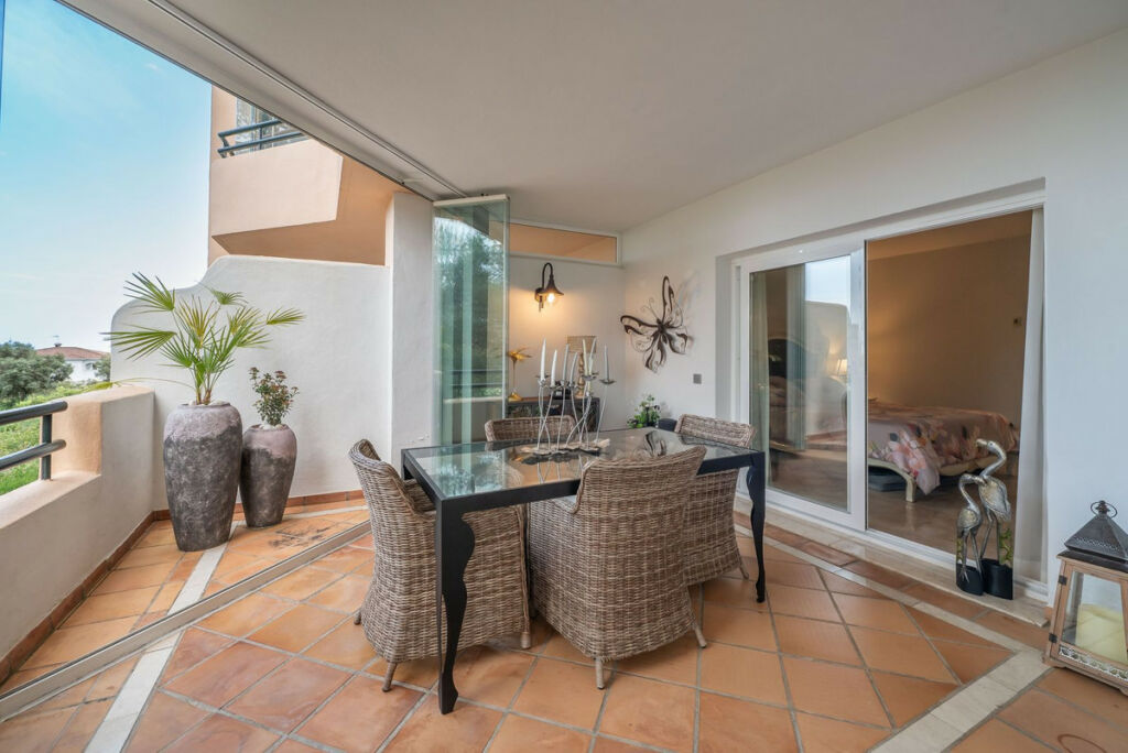 Middle Floor Apartment Elviria Málaga - image 2