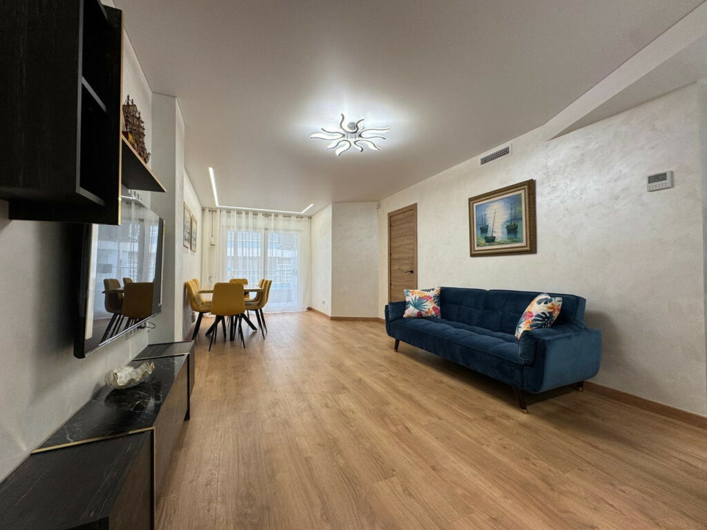 Middle Floor Apartment Torrevieja Alicante - image 2