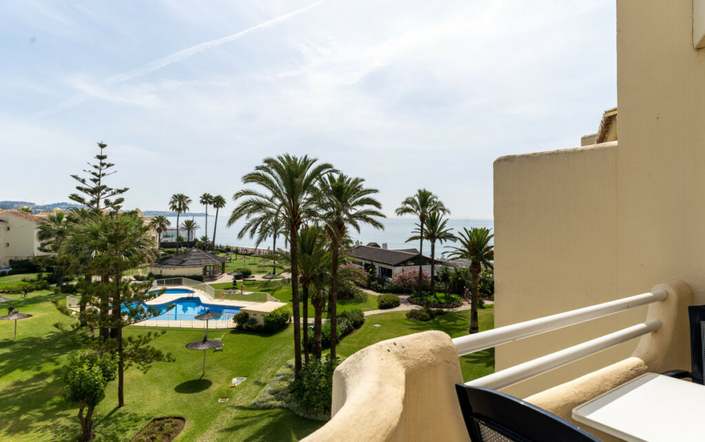 Top Floor Apartment La Cala de Mijas Málaga - image 2