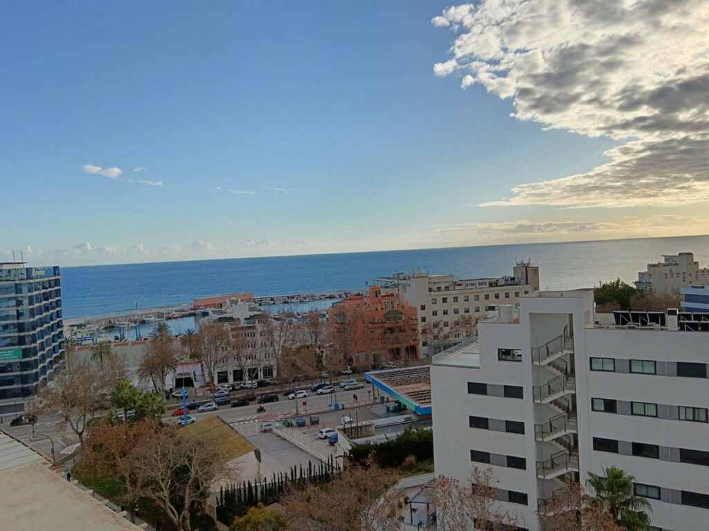 Top Floor Apartment Marbella Málaga - image 2