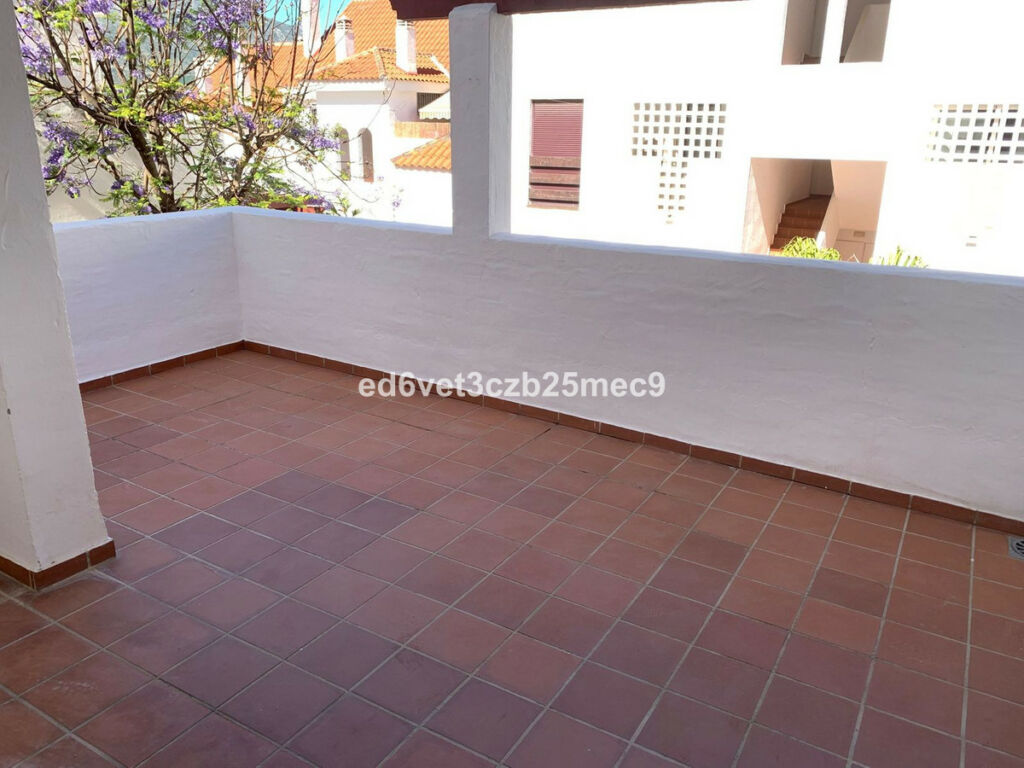 Ground Floor Apartment Nueva Andalucía Málaga - image 2