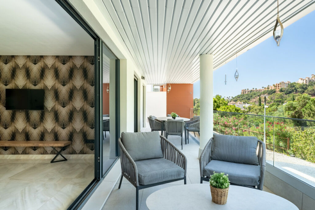 Ground Floor Apartment Benahavís Málaga - image 3