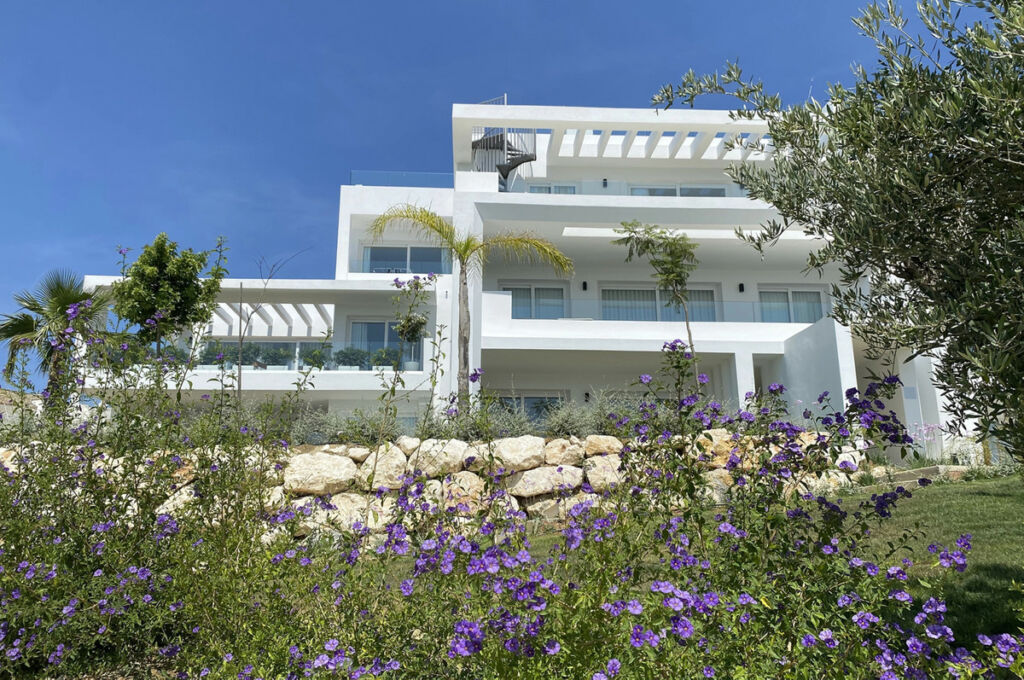 Ground Floor Apartment Casares Málaga - image 2