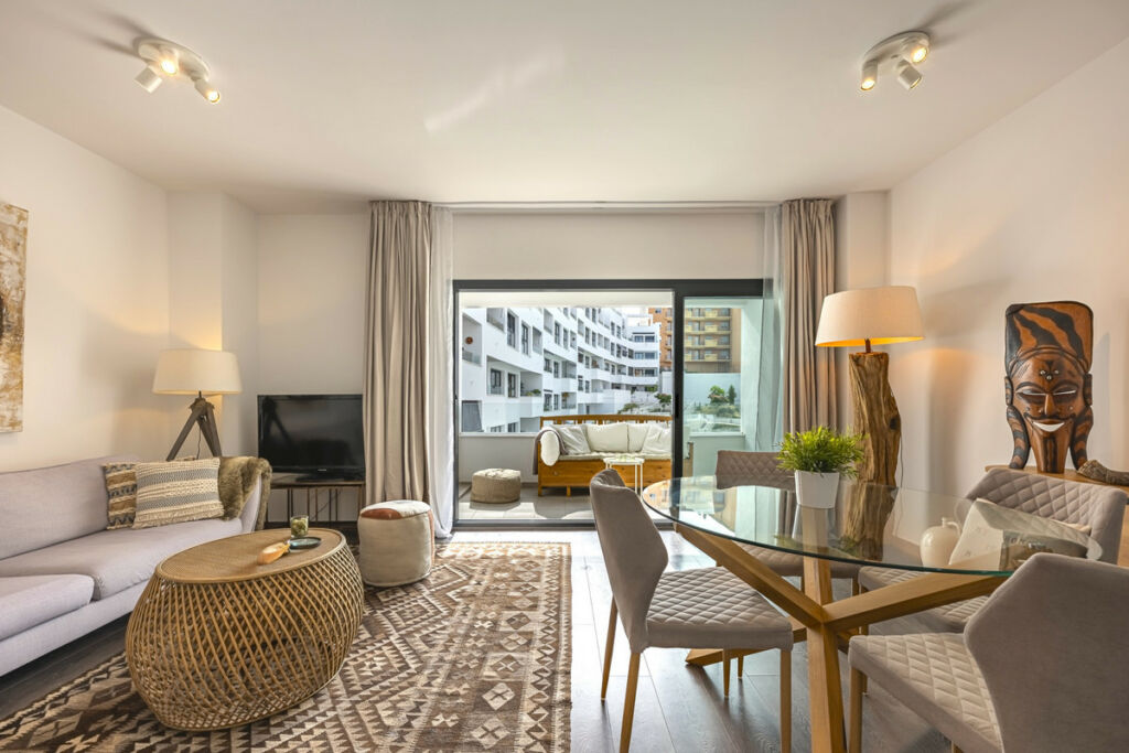Middle Floor Apartment Estepona Málaga - image 2
