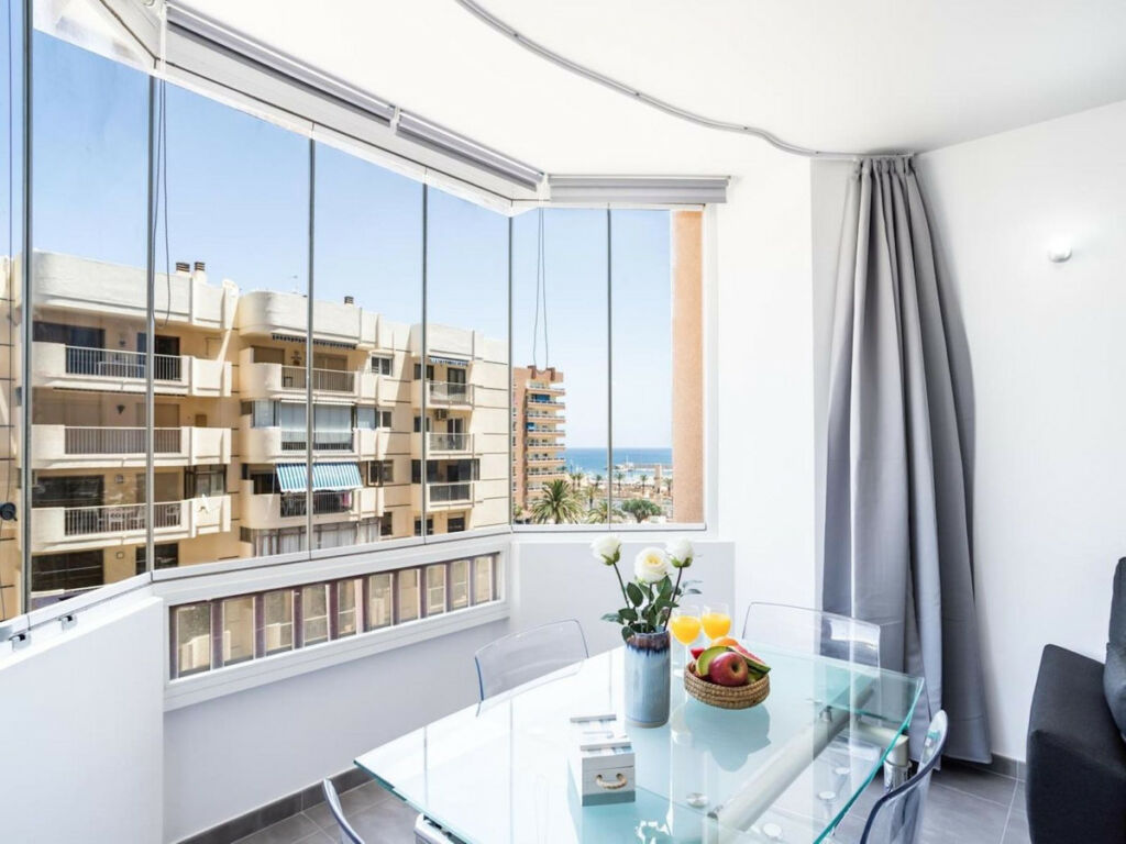 Middle Floor Apartment Fuengirola Málaga - image 2