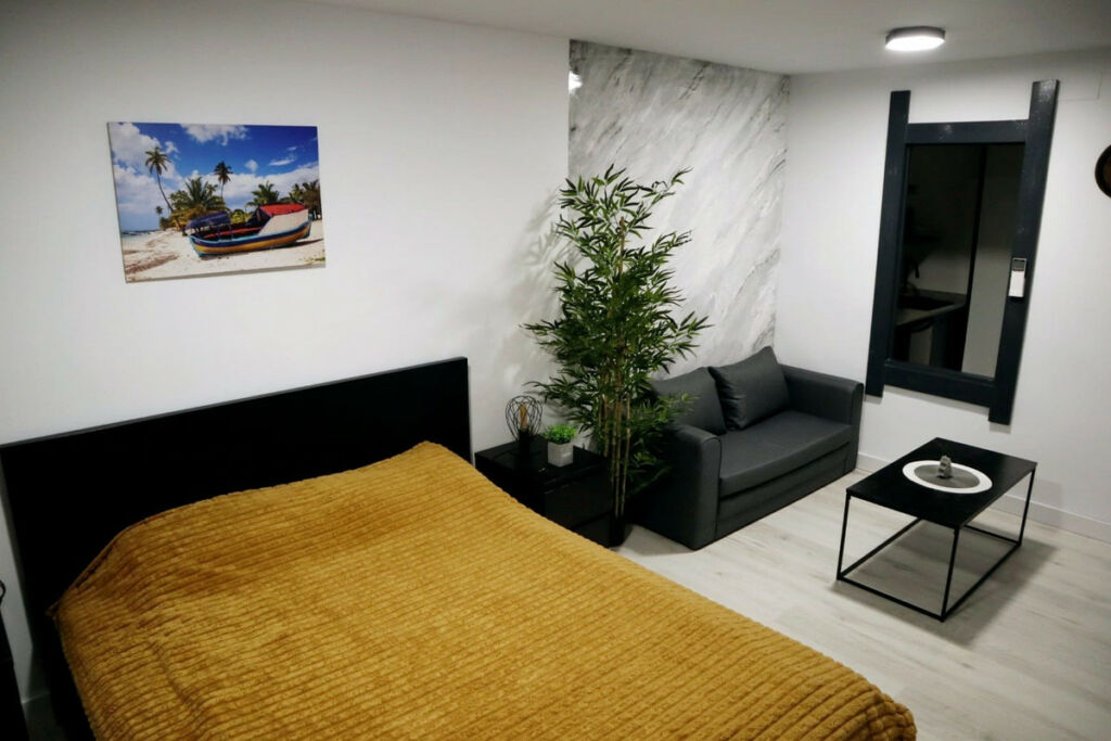 Middle Floor Studio Benidorm Alicante - image 2
