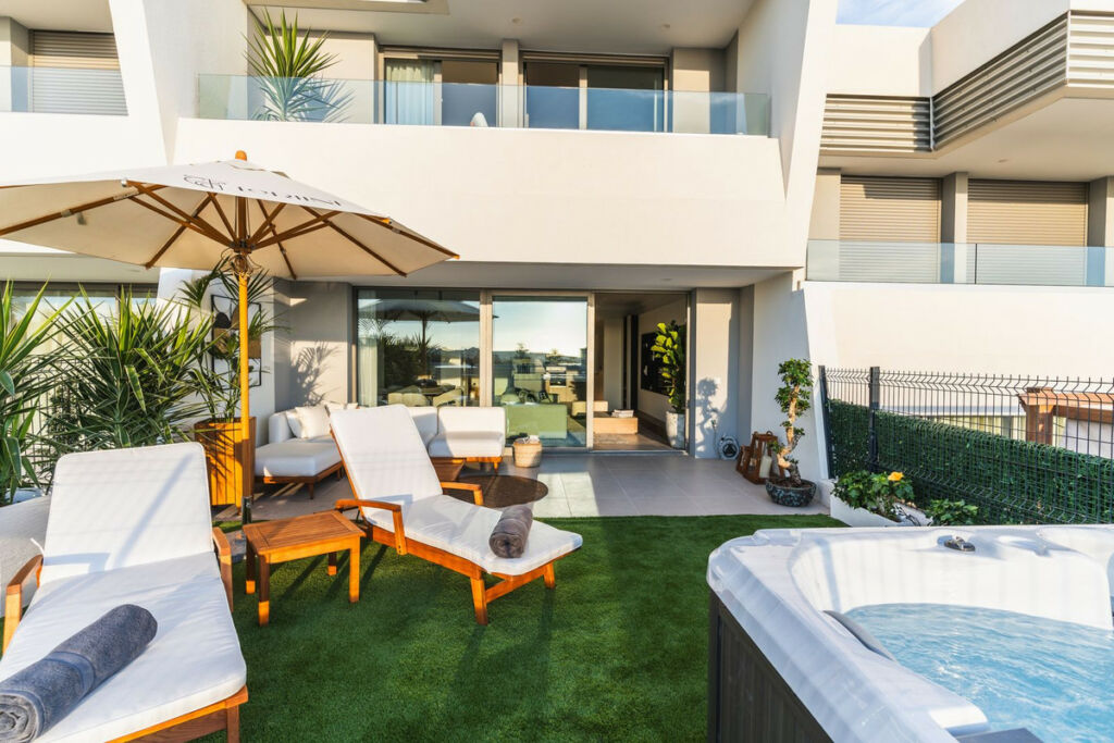 Townhouse El Chaparral Málaga - image 3
