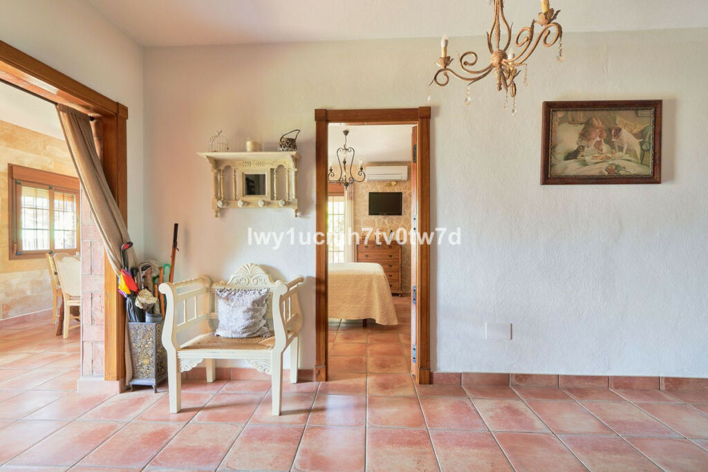 Detached Villa Alhaurín de la Torre Málaga - image 2