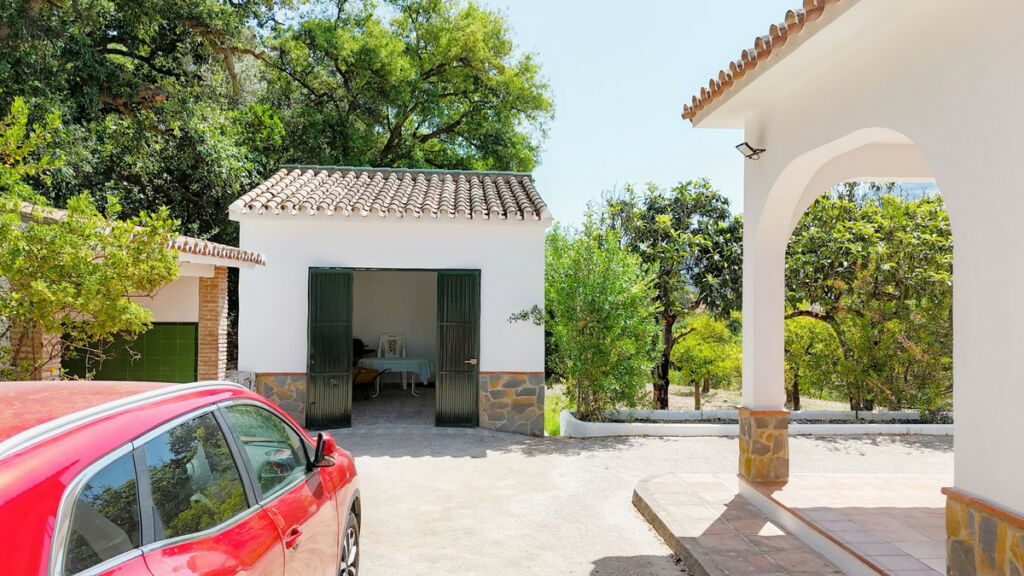 Detached Villa Alhaurín el Grande Málaga - image 2