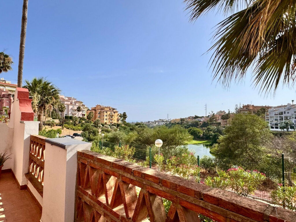 Middle Floor Apartment Riviera del Sol Málaga - image 2
