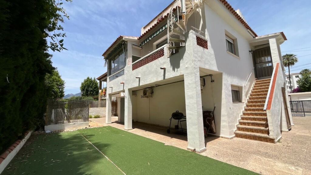 Detached Villa Albir Alicante - image 2