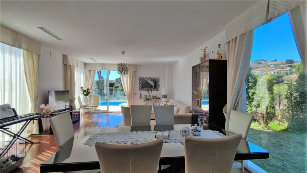 Detached Villa La Cala Golf Málaga - image 2