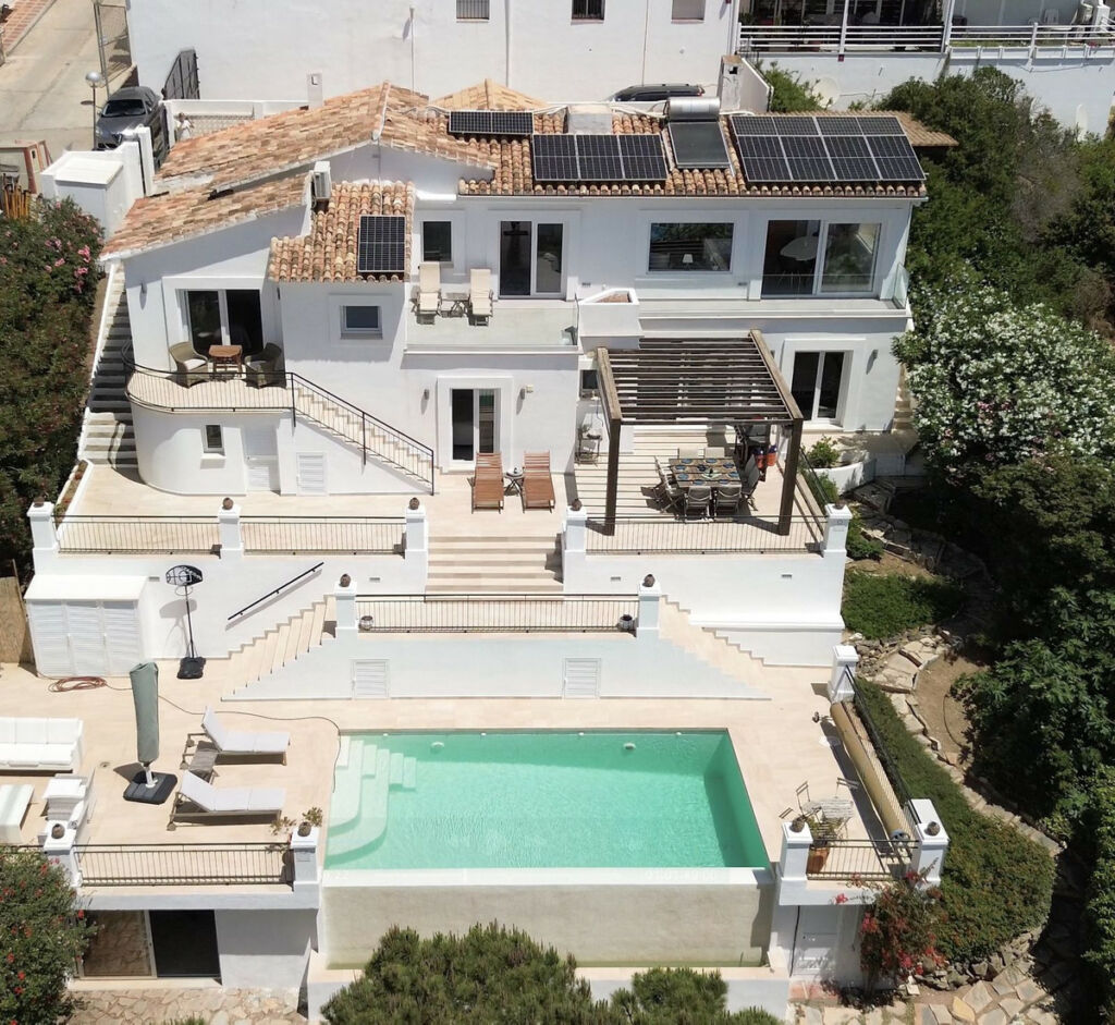 Detached Villa Riviera del Sol Málaga - image 4