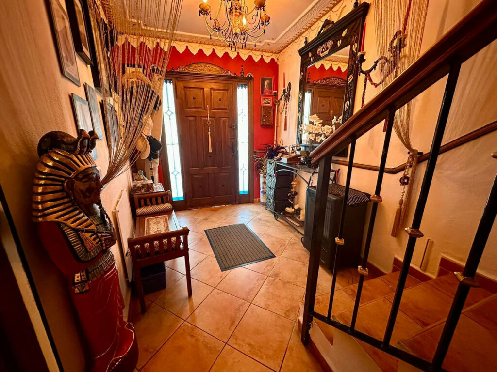 Townhouse Tolox Málaga - image 2