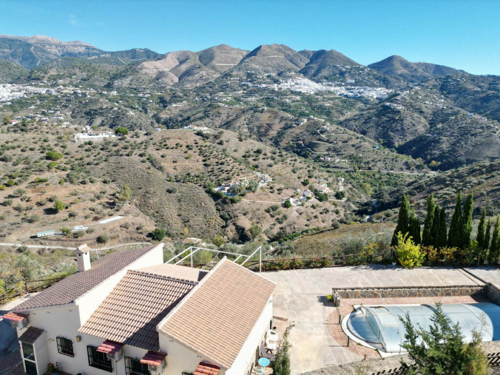 Detached Villa Corumbela Málaga - image 2