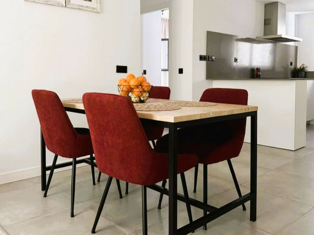 Middle Floor Apartment Cancelada Málaga - image 2
