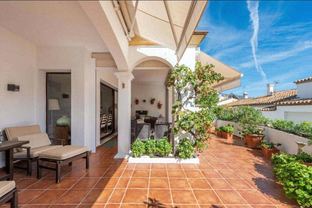 Semi-Detached House Marbella Málaga - image 2