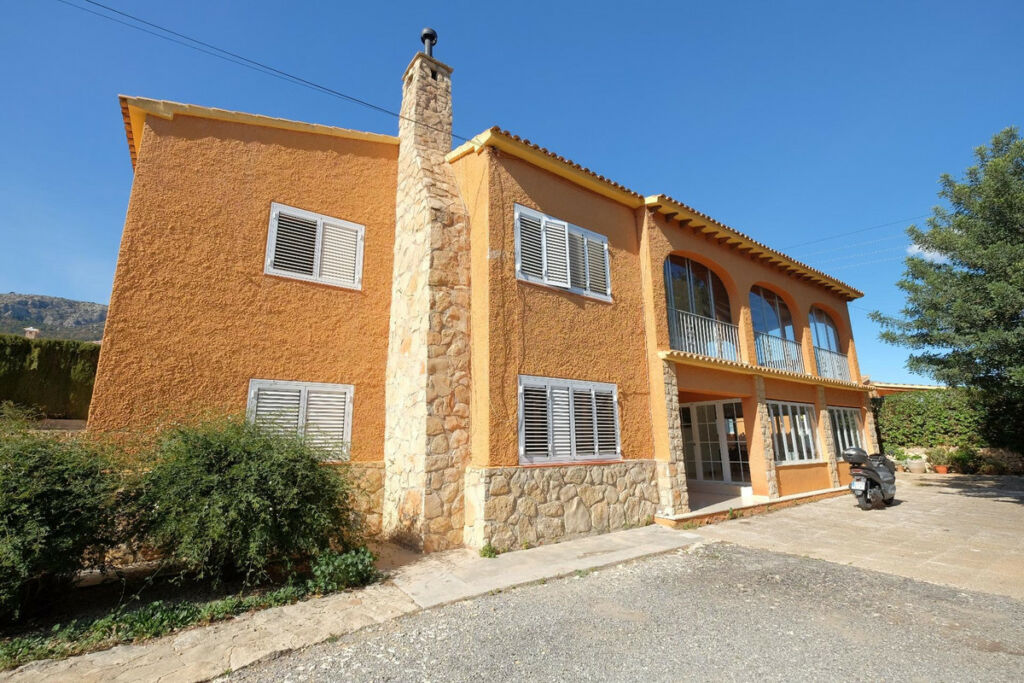 Detached Villa Calpe Alicante - image 2