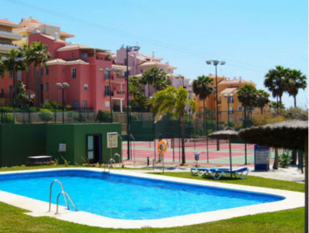 Middle Floor Apartment Riviera del Sol Málaga - image 2