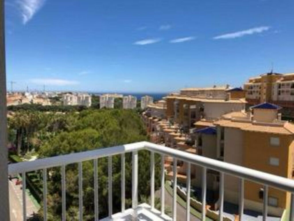 Middle Floor Apartment Torrevieja Alicante - image 2