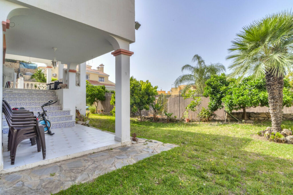Detached Villa Marbella Málaga - image 2