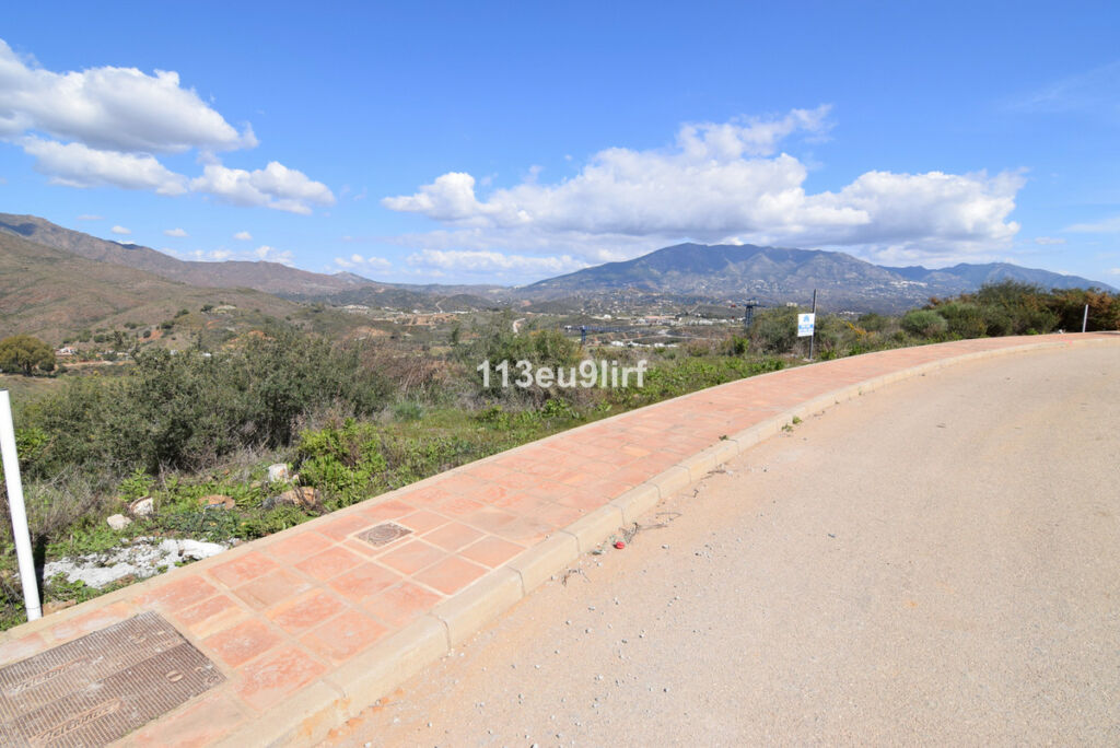 Residential Plot La Cala Golf Málaga - image 2