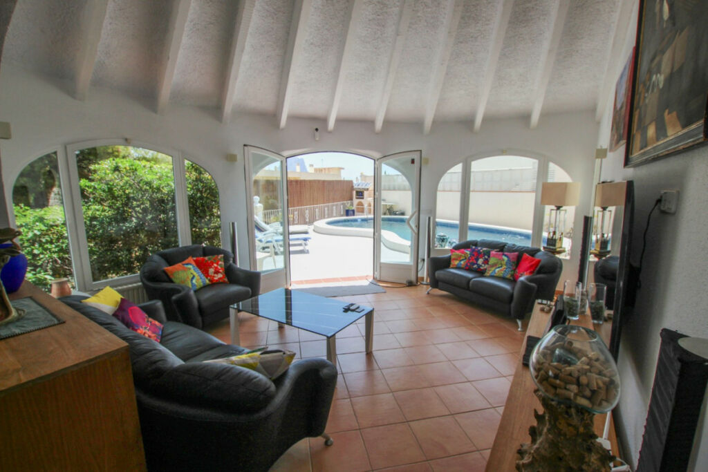 Detached Villa Calpe Alicante - image 3