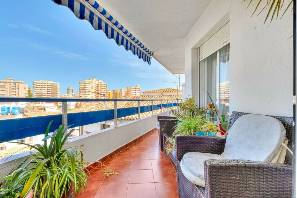 Middle Floor Apartment Fuengirola Málaga - image 2