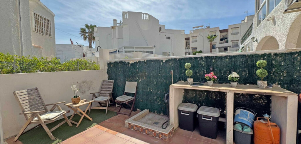 Bungalow Torrevieja Alicante - image 2