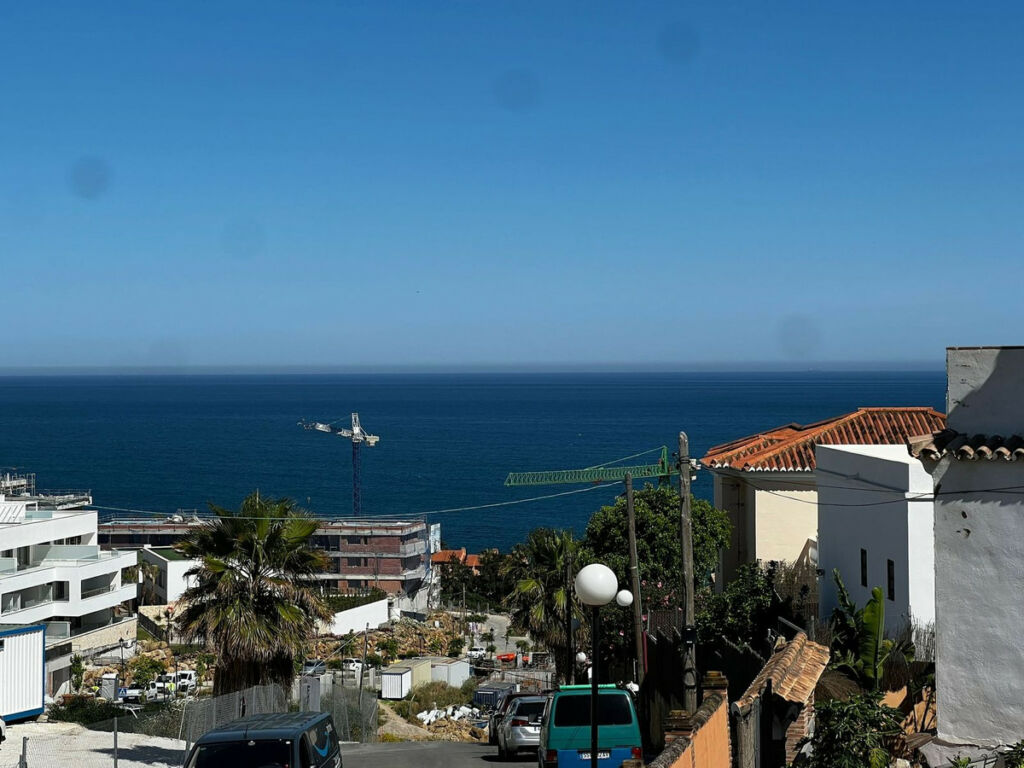 Detached Villa Estepona Málaga - image 2