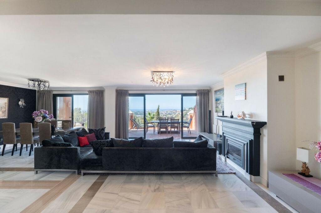 Penthouse Benahavís Málaga - image 2