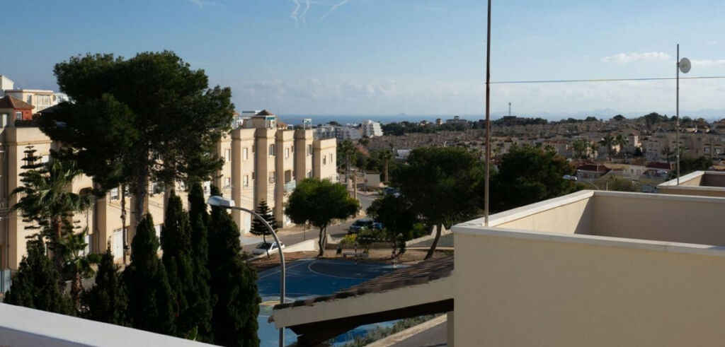 Detached Villa Villamartin Alicante - image 20